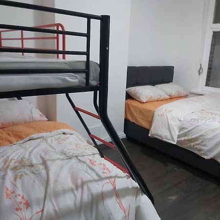Sint-Pieters Station Rooms เกนต์ ภายนอก รูปภาพ